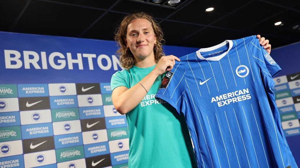 Brighton Captain Maisie Symonds Commits to Seagulls with New Long-Term Deal