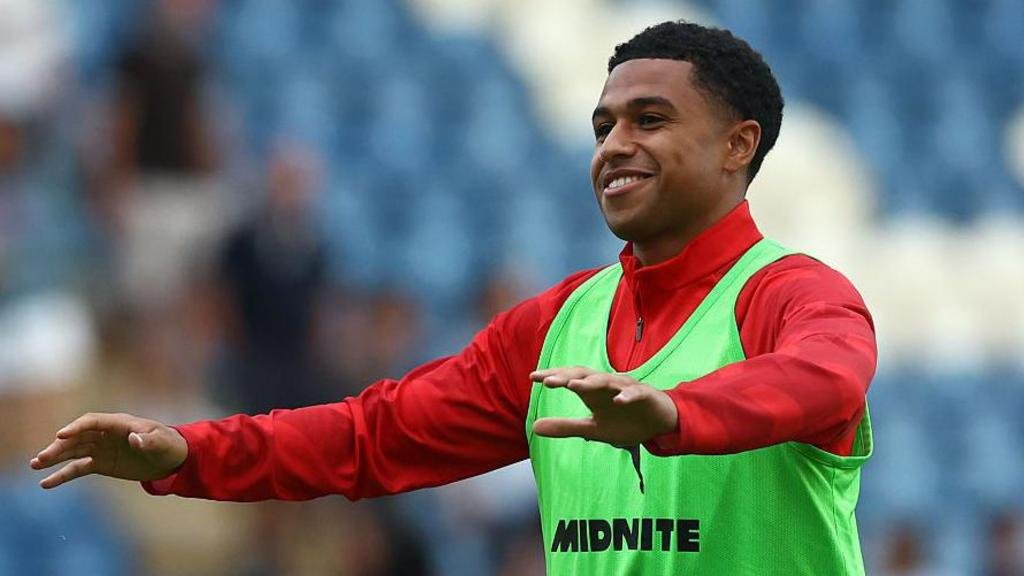 Fulham Strikes Deal with Southampton for Midfielder Shea Charles