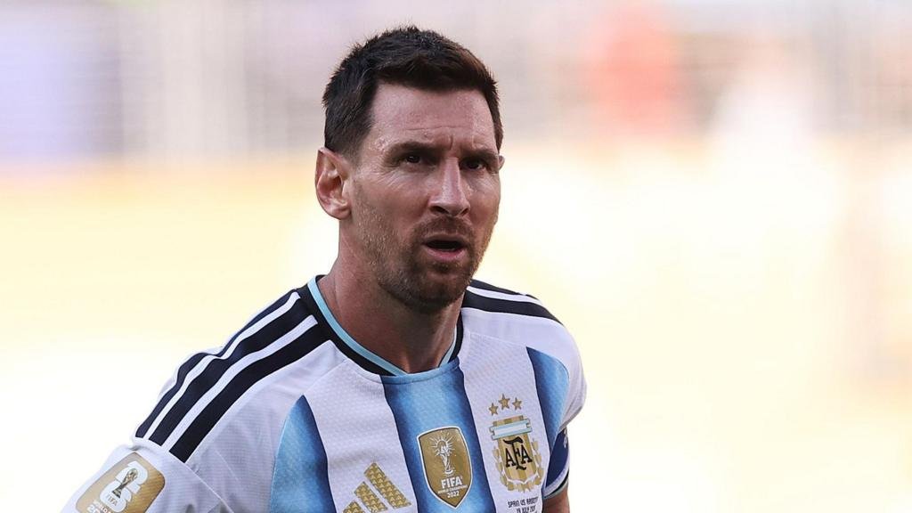 Lionel Messi's Uncertain Future: A Tribute to His Father and a Crossroads in His Career