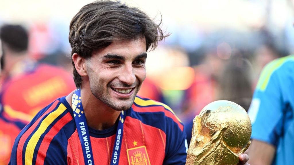 PSG Secure Signing of World Cup Winner Ferran Torres from Barcelona