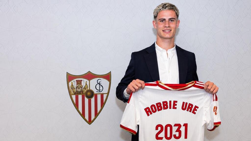 Striker Robbie Ure Makes Shock Move to Sevilla After Scotland Snub