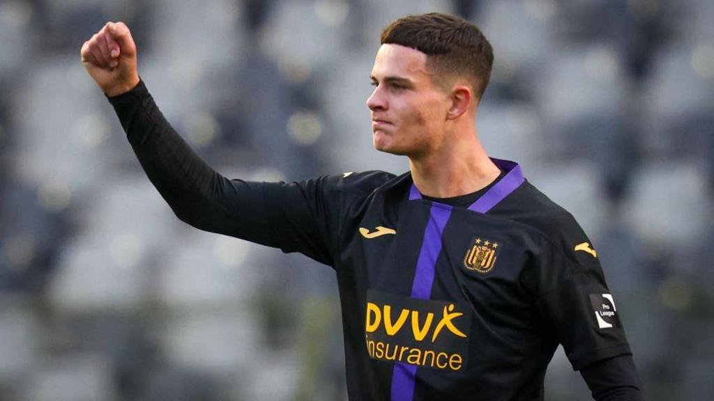 Sevilla Set to Secure Scottish Striker Robbie Ure in £7.9m Deal